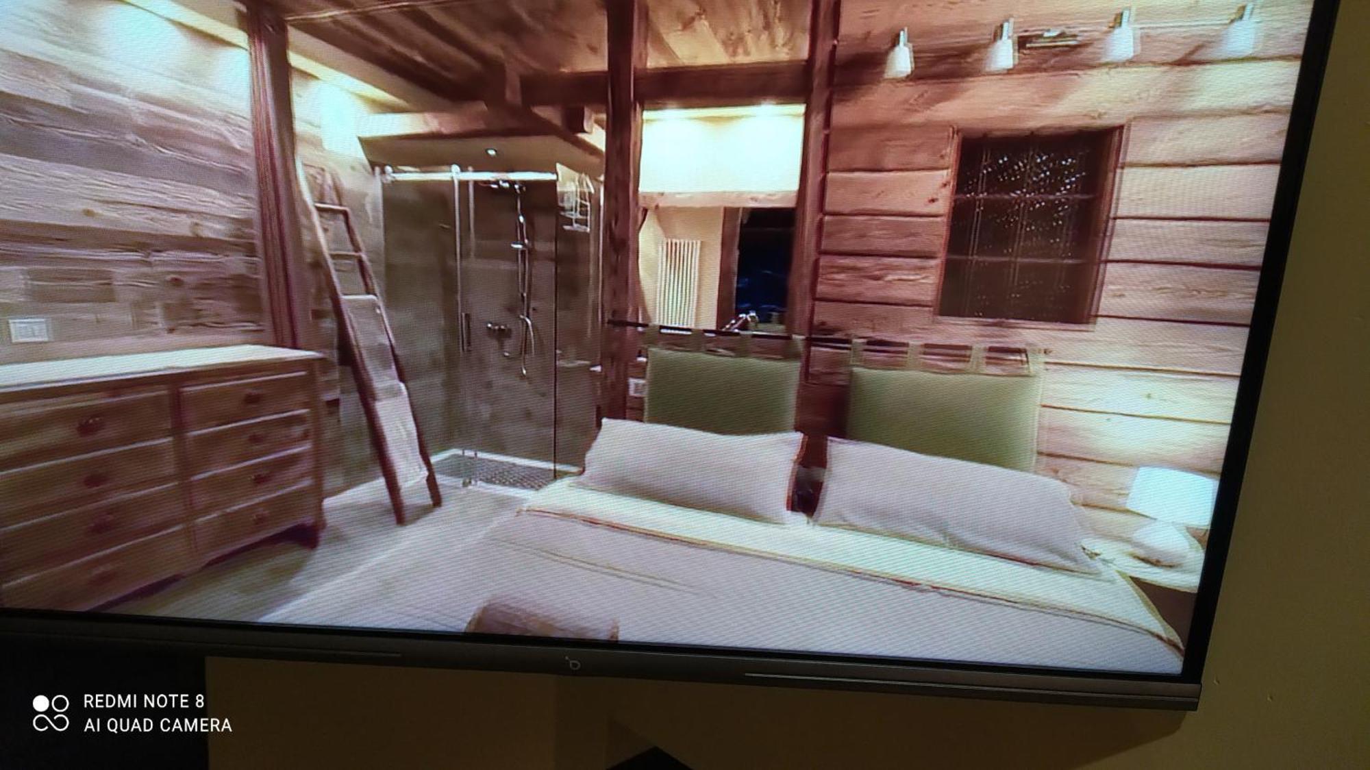 אאוסטה Chalet Con Jacuzzi Vista Montagne מראה חיצוני תמונה